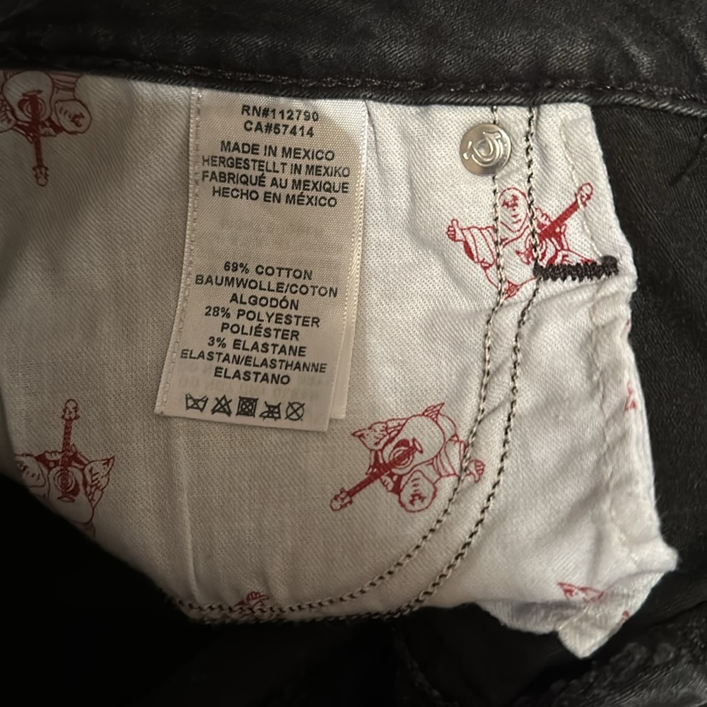 True Religion Jeans. Size 28. Skinny Type but fit wider hips as well. - Picture 4 of 6
